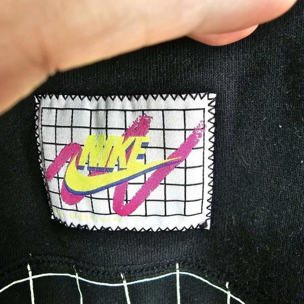 Nike X Streetwear Women's Size Large Womens Cropped Archive Sweatshirt Retro